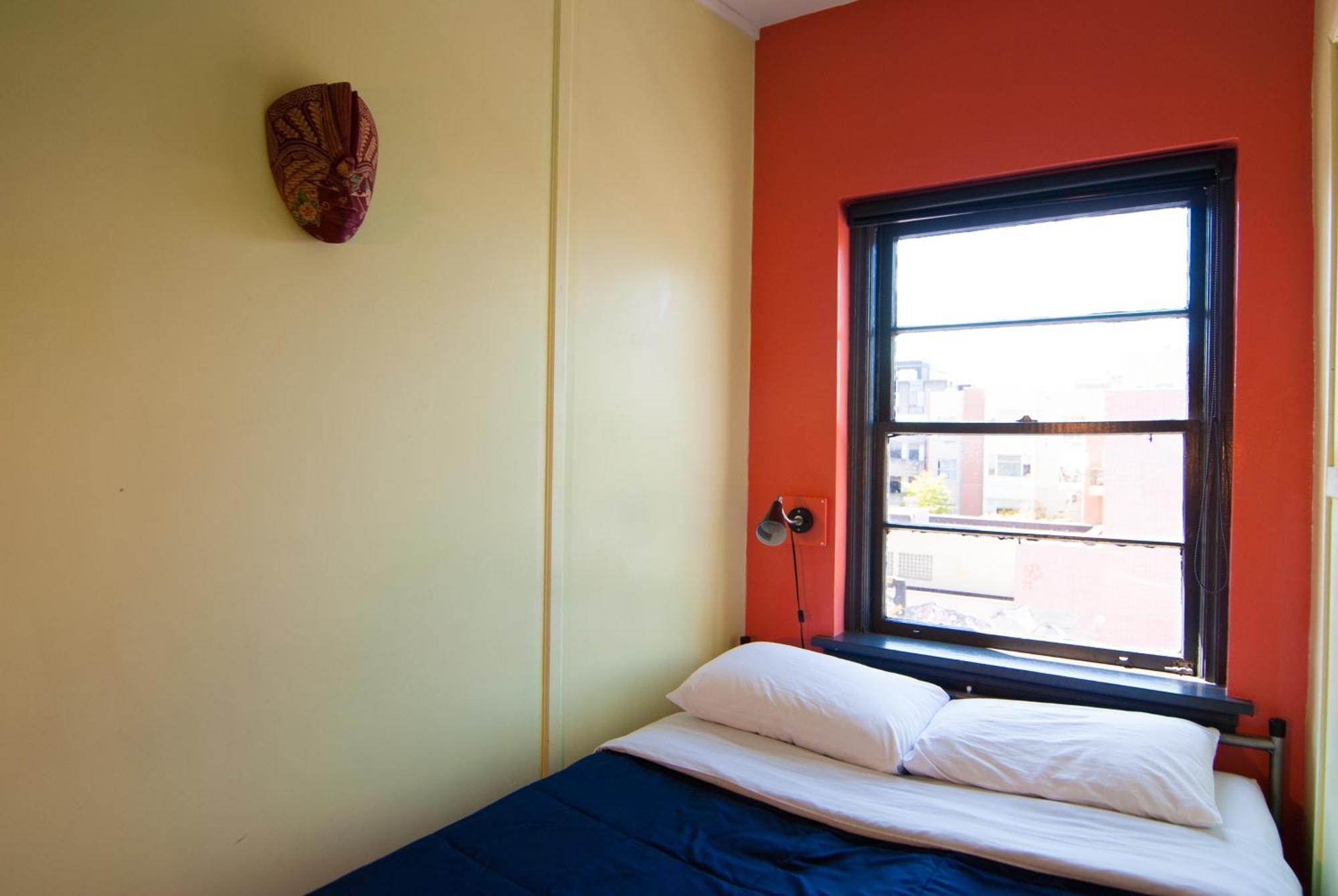 Ocean Island Inn | Backpackers | Suites Βικτώρια Δωμάτιο φωτογραφία