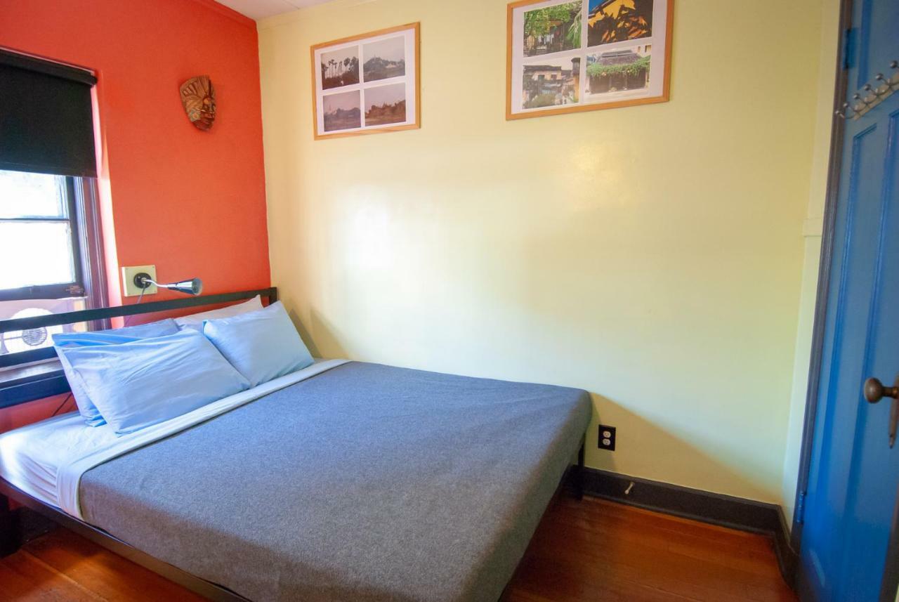 Ocean Island Inn | Backpackers | Suites Βικτώρια Δωμάτιο φωτογραφία